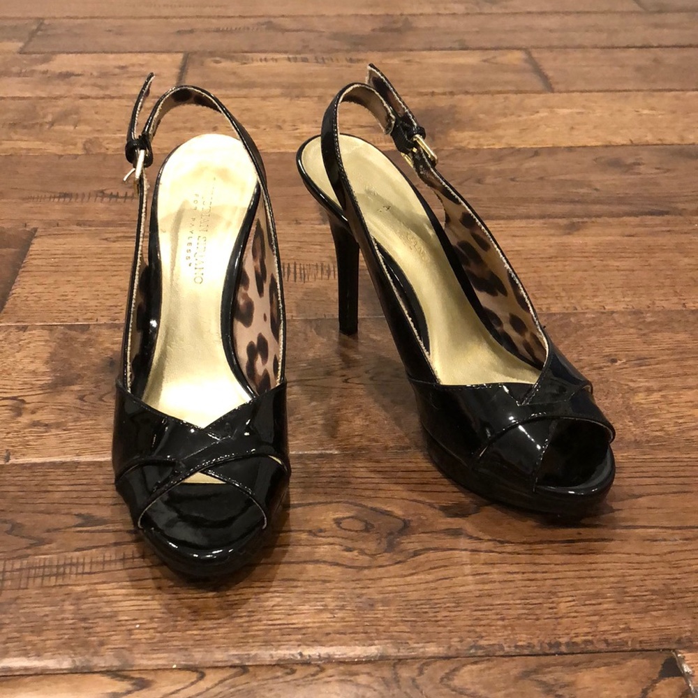 Black shiny heels